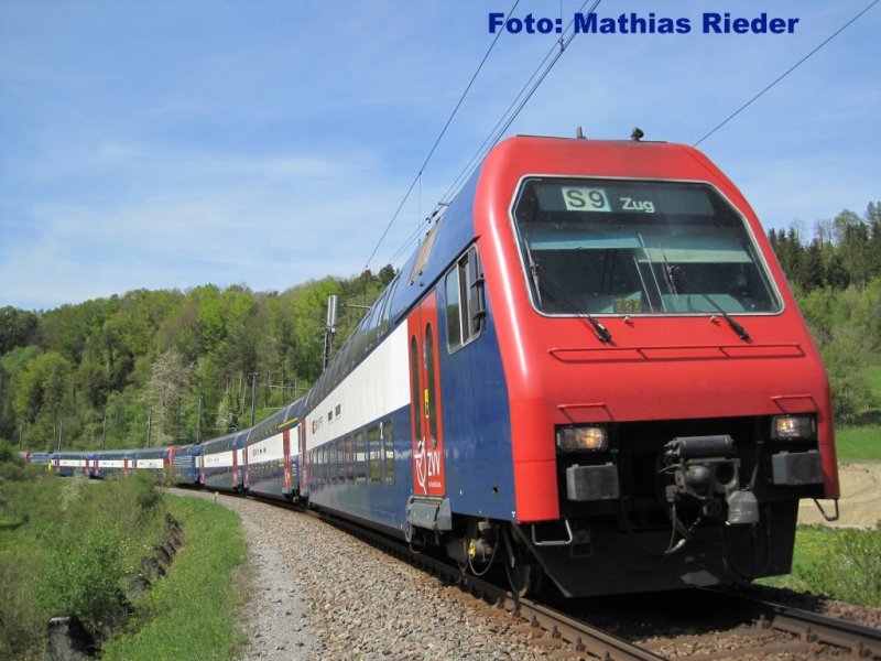 S 9 auf dem Weg nach Bonstetten ausfahrt Birmensdorf, am 25.04.09