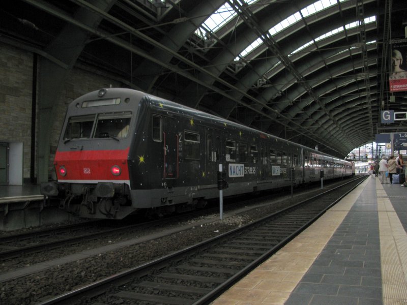 S Bahn Ersatzverkehr 1: Die Nachtexpress-Garnitur aus dem Ruhrgebiet in Berlin Ostbahnhof am 28.08.