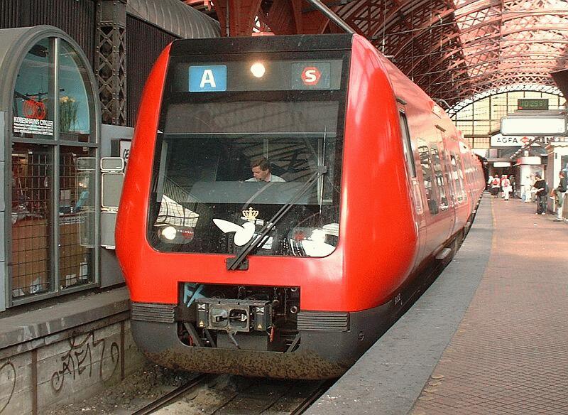 S-Bahn-Zug SA 9148 am 05.09.2002 in Kopenhagen H.