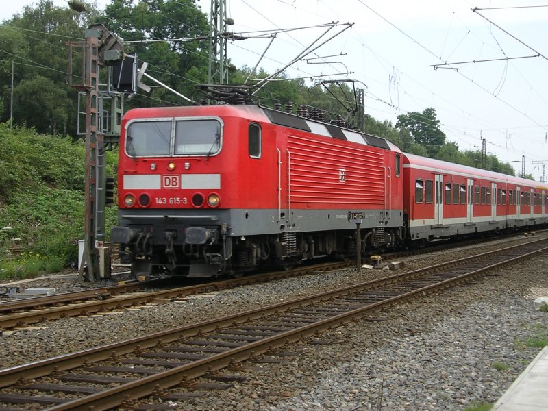 S1 von Dortmund Hbf. nach Dsseldorf Hbf.,gezogen von der 143 615-3.(25.07.2008)
