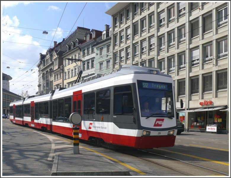 S12 Be 4/8 35 am Marktplatz in St.Gallen. (20.03.2009)
