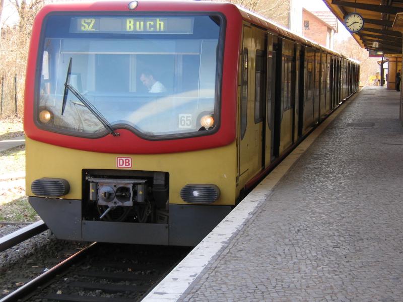 S2 aus Buch endet hier und f�hrt zur�ck nach Buch