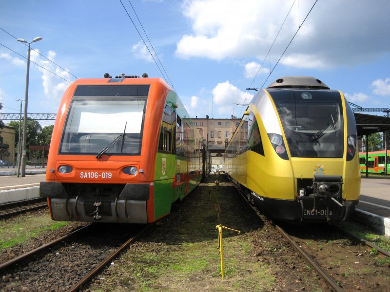 SA106-019 und EN61-01 am 08.06.2009 im Hauptbahnhof Bydgoszcz.