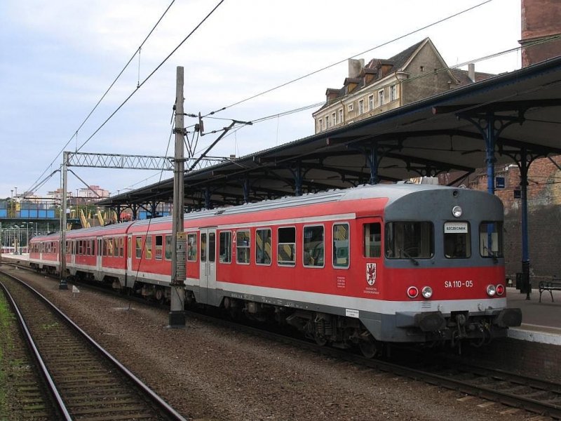 SA110-05 / SA 110-04 mit Zug 819 Kolobrzeg-Szczecin Głwny in Szczecin Głwny am 9-7-2007.