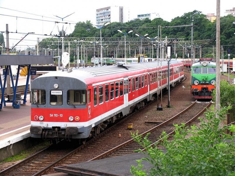 SA110-10 mit Zug 425 Szczecinek-Szczecin Głwny in Szczecin Głwny am 9-7-2007.