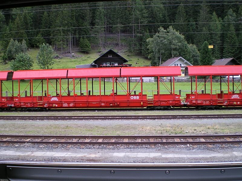 Saadkms-q - Autotransportwagen der Autoschluse Tauernbahn am 05.07.2007 in Mallnitz-Obervellach