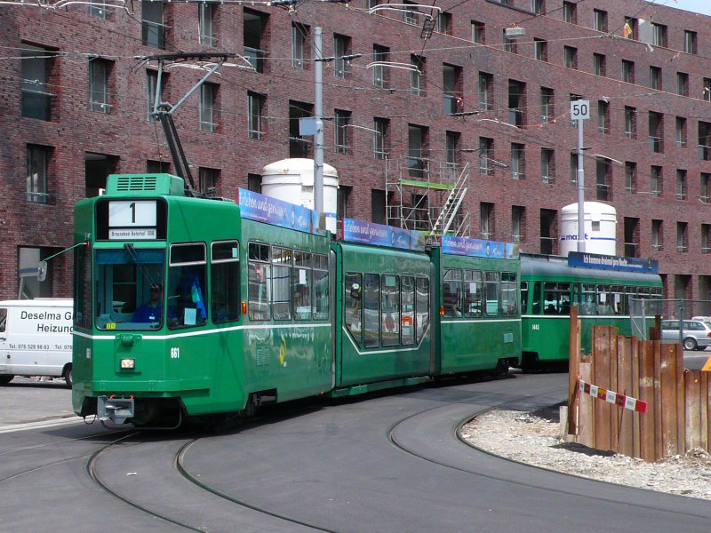 Snfte Be 4/6 661 + B4 1445 auf der neue Strecke der Linie 1
via Bahnhof St. Johann am 22.05.09