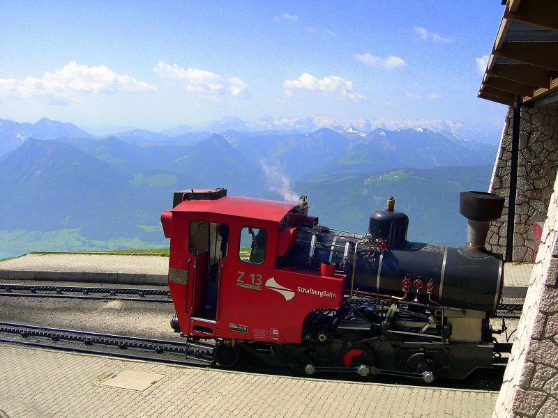 Salzkammergut 2009 - Ein unbedingtes Muss ist der Besuch auf dem Schafberg, wenn man schon im Salzkammergut ist. Von 1.732m Seehhe bietet sich ein fantastischer Rundblck ber das gesamte Salzkammergut. Nach Sden versperren die Hohen Tauern den weiteren Blick. St. Wolfgang im salzkammergut, Schafbergspitze, 25.05.2009