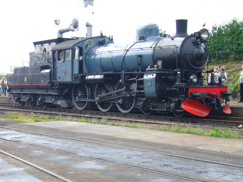 Samstag 2. September 2006 Terug naar Toen (Zurck nach Damals).
SJ B 1220 der ZLSM posiert bei der bekohlungsanlage am Bahnhof Beekbergeb