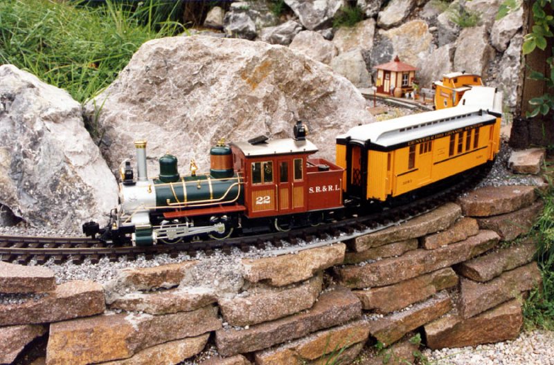 Sandy River & Rangeley Lakes Express mit Forney Sttztenderlok,
verlsst Cherry Hill.