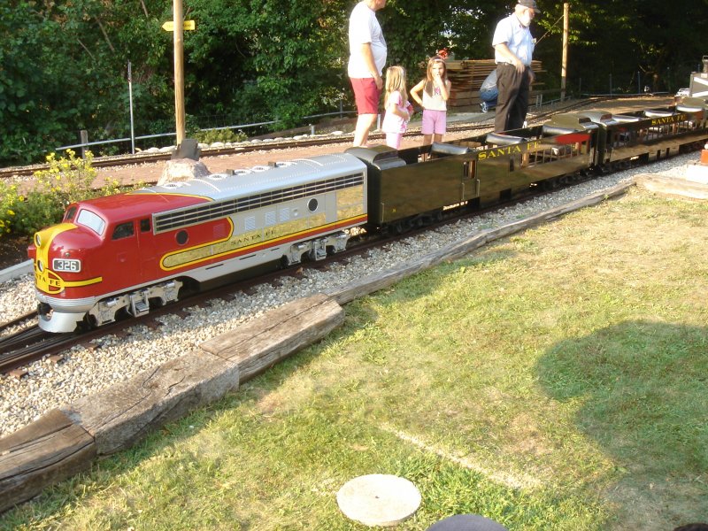 Santa Fee Zug im Yse Bhnli am Rhy 7 1/4 Zoll