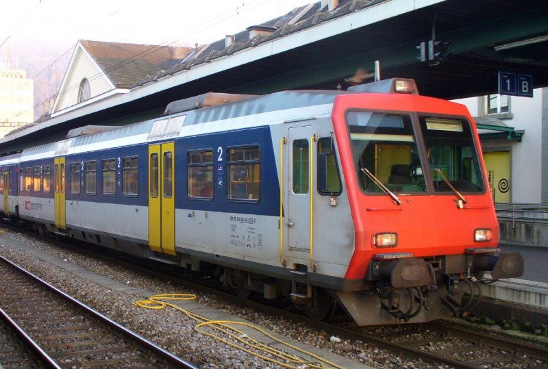 SBB .. NPZ .. 2 Kl. Steuerwagen Bt 50 85 29-34 973-2 im Bahnhof von Biel - Bienne am 16.02.2007