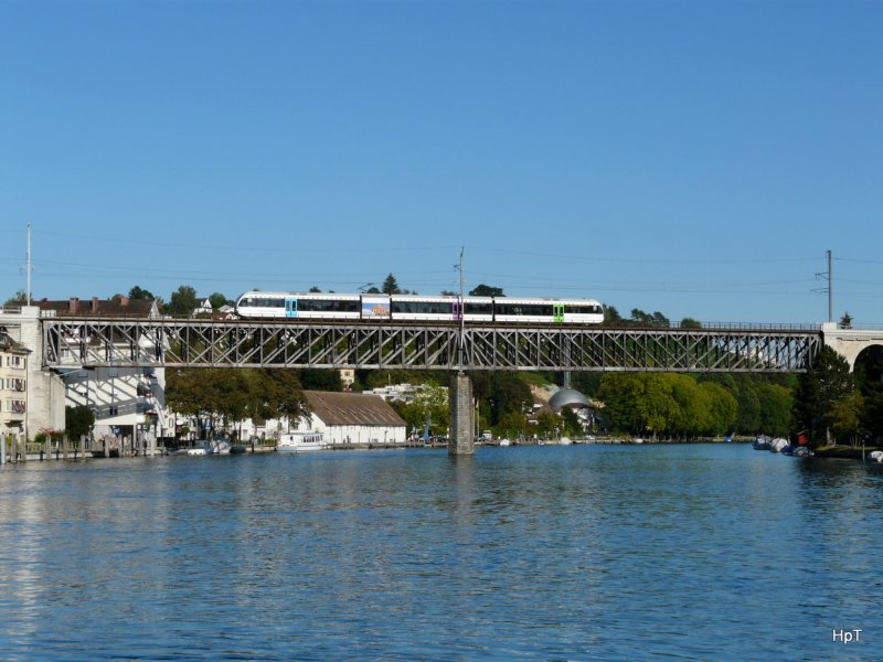 SBB / Thurbo - Triebwagen Typ RABe 526 unterwegs auf der Rheinbrcke in Schaffhausen am 31.08.2009