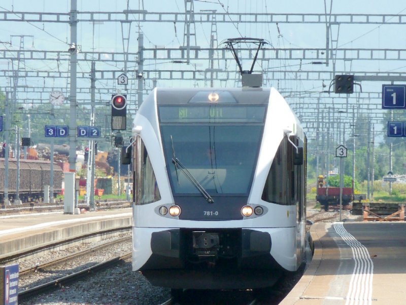 SBB / Thurbo - Triebzug RABe 2/8  526 781-0 bei der einfahrt in den Bahnhof St.Margrehten am 03.09.2008