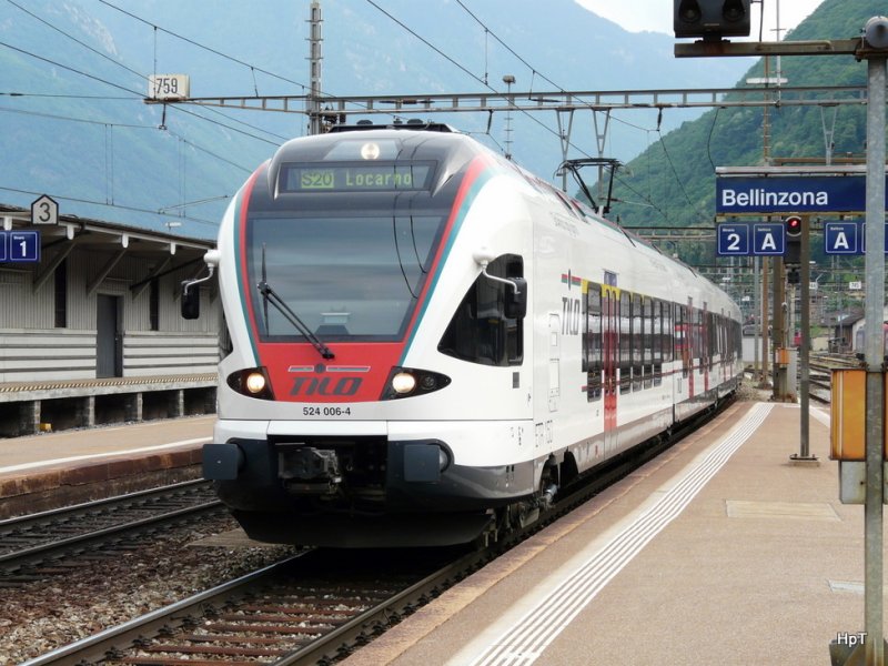 SBB / Tilo - Triebzug 524 006-4 bei der Einfahrt im Bahnhof von Bellinzona am 13.05.2009