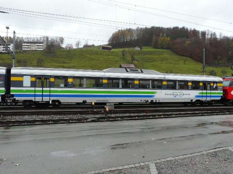 SBB / Voralpen Express - Personenwagen EW II  1 Kl.  A 50 85 18-35 700-1 im Bahnhof von Herisau am 11.11.2007