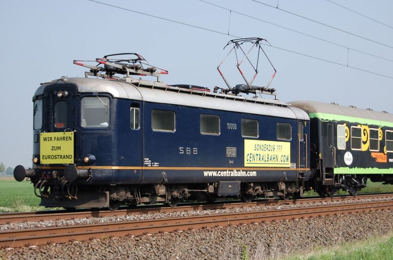 SBB 10008 der Centralbahn am 30.04.2009 mit einem Sonderzug zum Eurostrand bei Woltorf