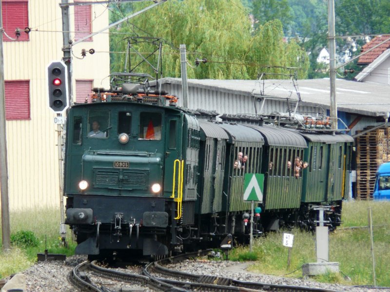 SBB - 150 Jahre Rheintallinie - Extrazug mit Ae 4/7 10905 bei der einfahrt in den Bahnhof von Altsttten/SG am 25.05.2008