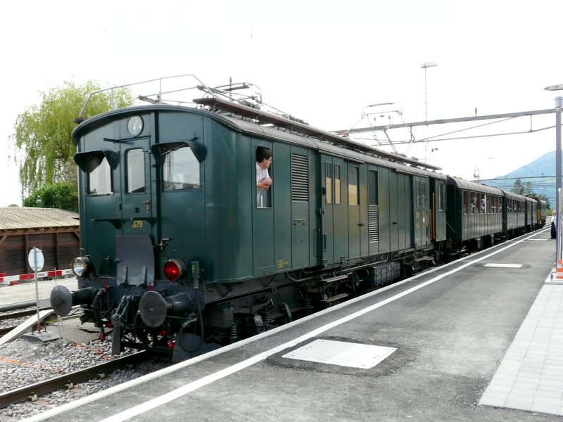 SBB - 150 Jahre Rheintallinie - Extrazug mit De 4/4 1679 im Bahnhof von Altsttten/SG am 25.05.2008