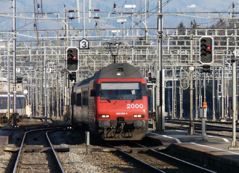 SBB - 460 009-4 bei der einfahrt in den Bahnhof von Arth-Goldau am 23.02.2008