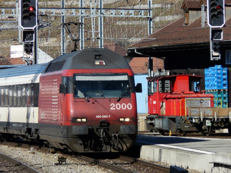 SBB - 460 060-7 mit Schnellzug und der bls Tm 2/2 95 am 08.02.2008
