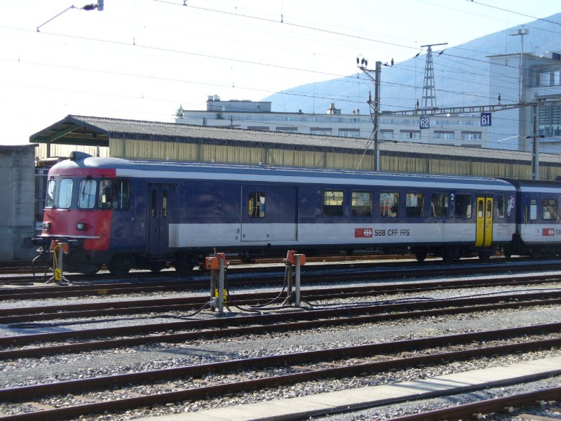 SBB -Abgestellter  2 Kl. Steuerwagen mit Gepckabteil BDt 50 85 82-34 904-1 im SBB Bahnhof von Biel / Bienne am11.03.2007