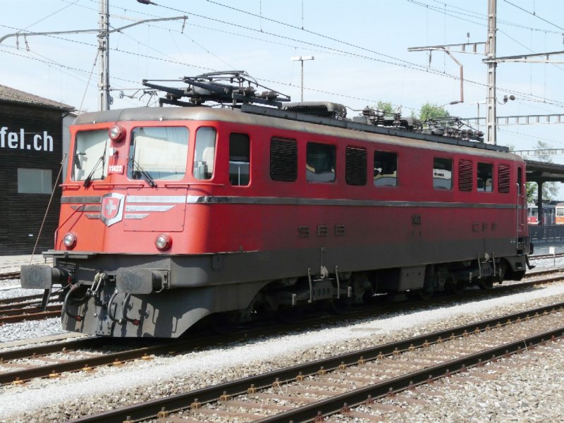 SBB - Ae 6/6  11422 im Bahnhof von Langenthal am 11.07.2008