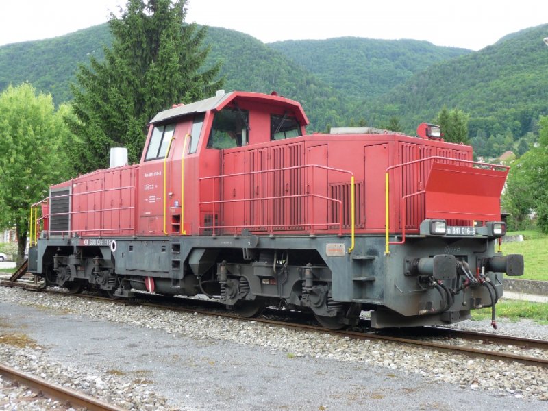 SBB - Am 841 016-9 abgestellt im Bahnhofsareal von Reuchenette-Pry am 01.08.2008