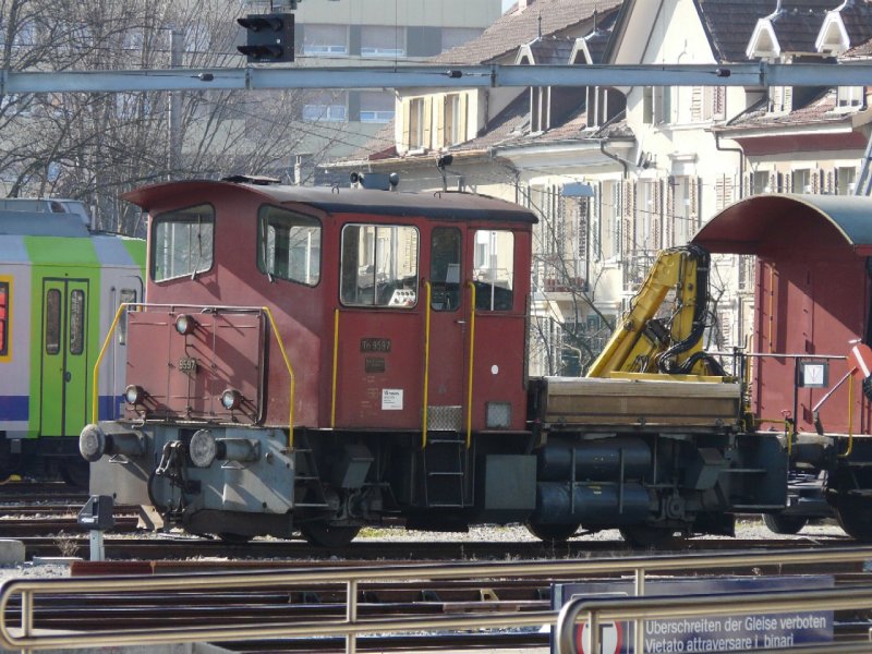 SBB - Baudiesnt Diesellok Tm 2/2 9597 im Bahnhofsareal von Biel / Bienne am 24.02.2008
