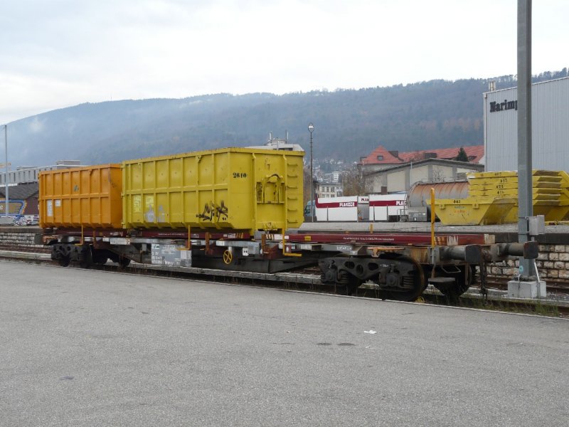 SBB Cargo - Gterwagen Slnps-xy  33 85 471 3 014-0 im Gterbahnhof von Biel / Bienne am 25.11.2007