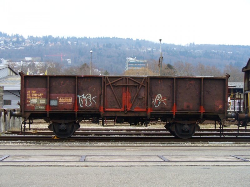 SBB Cargo - Gterwagen Typ Es 21 85 519 5 463-7 im SBB Gterbahnhof von Biel / Bienne am 16.12.2007
