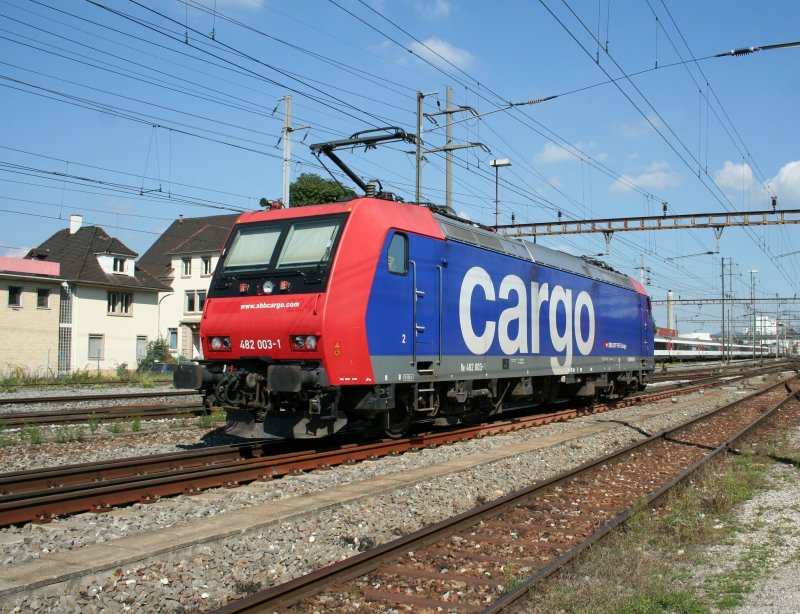 SBB cargo Re 482 003-1 am 27.8.2008 in Pratteln. 
