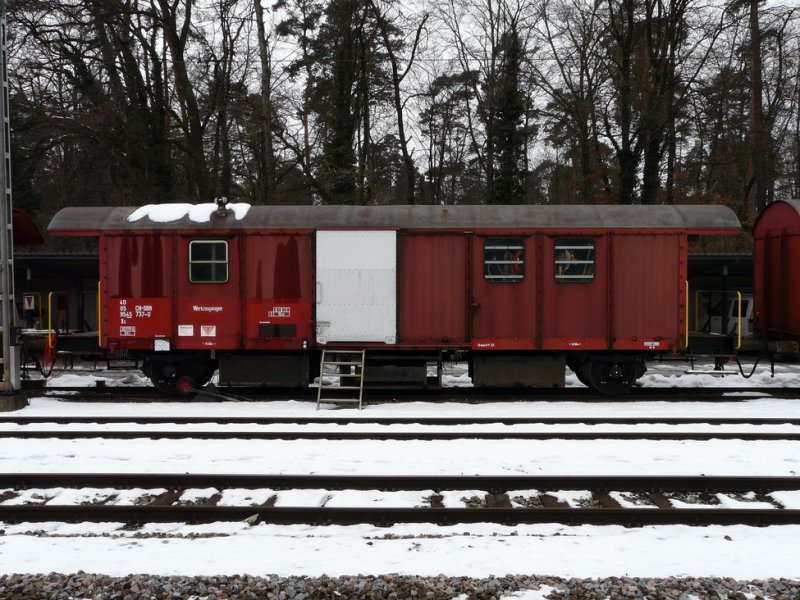 SBB - Dienstwagen X 40 85 95 45 737-0 im Bahnhofsareal von Blach am 20.02.2009