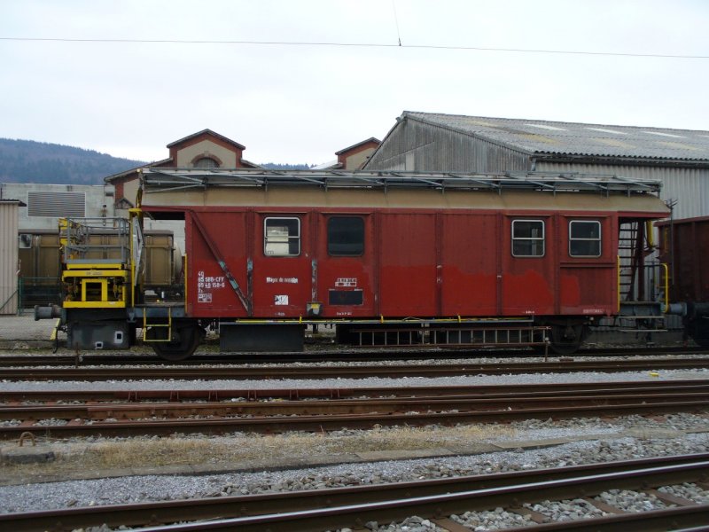 SBB - Dienstwagen Xs 40 85 95 48 158-6 Abgestellt in SBB Gterbahnhof von Biel/Bienne am  16.12.2007