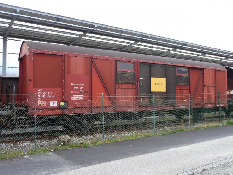 SBB - Dienstwagen Xs 40 85 95 02 599-9 im Betriebsareal der SBB Werksttte ( Industriewerk SBB ) Biel-Bienne am 02.11.2008