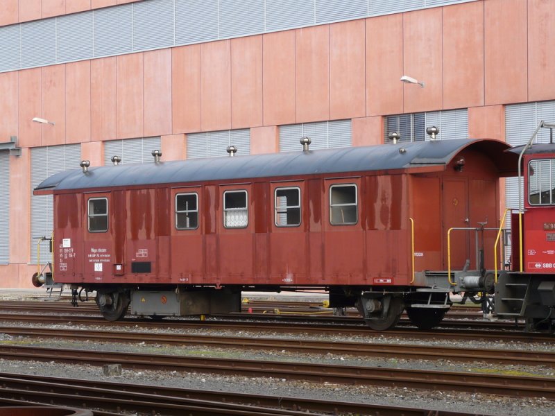 SBB - Dienstwagen Xs 40 85 95 32 114-7 im Areal des Industriewerk der SBB in Biel am 04.04.2009