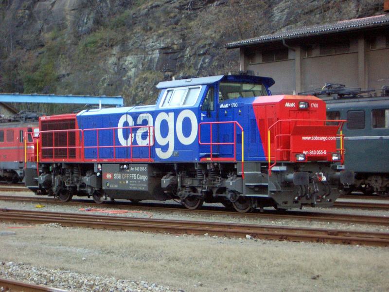 SBB Diesellok Am 843 (MaK 1700) am 19.11.05 in Biasca.
