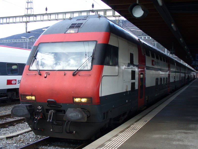 SBB - Doppeslstock Steuerwagen 2 Kl. Bt 50 85 26-94 901-3 im SBB Bahnhof von Biel - Bienne am 03.03.2007