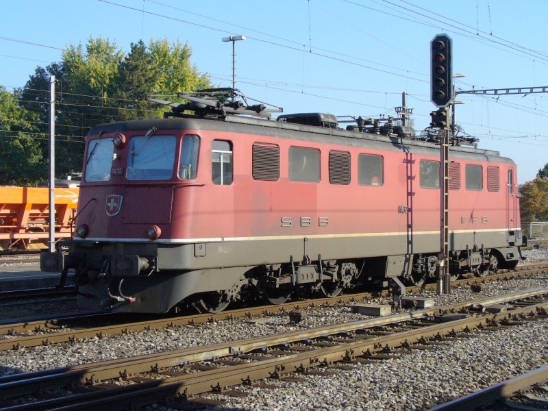 SBB - E-Lok Ae 6/6  11432 Abgestellt im Bahnhof von Langenthal am 21.09.2007