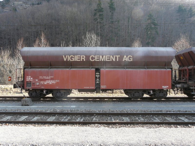 SBB - Gterwagen Typ  Fals  33 85 665 7 802-1 abgestellt in Reuchenette-Pery am 21.03.2009