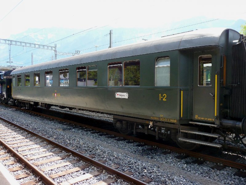 SBB Historic - Alter Personenwagen 1+2 Kl. AB 2856 ( 50 85 69-02  856-8 ) mit einem Extrazug unterwegs in Interlaken Ost am 16.08.2008