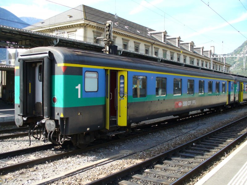 SBB - Personenwagen EW I  1 Kl.  A 50 85 18-33 603-9 Abgestellt im Bahnhof von Brig am 20.09.2007 