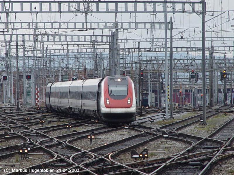 SBB RABDe 500 (ICN) bei der einfahrt in Z�rich HB am 21.04.2003