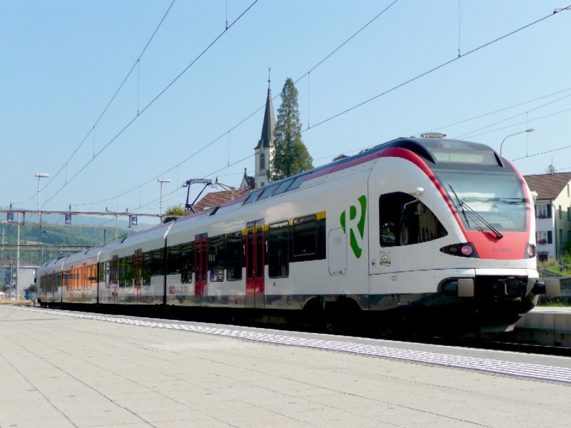 SBB - RABe 521 006-7 im Bahnhof von Laufen am 30.08.2008