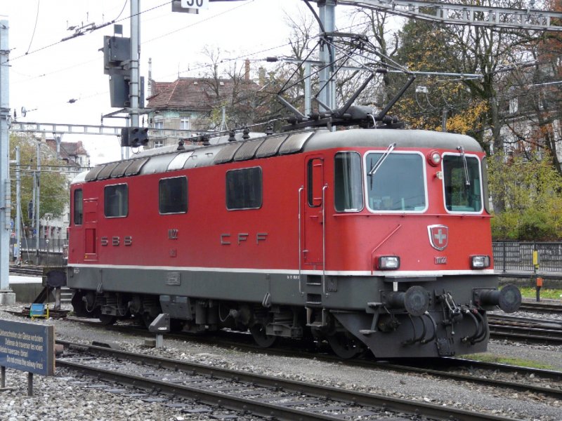 SBB - Re 4/4  11122 im Bahnhof von St.Gallen am warten auf Arbeit am 11.11.2007