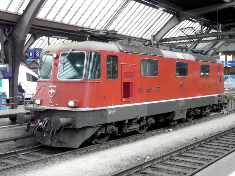 SBB - Re 4/4  11199 im Hauptbahnhof von Zrich am 25.05.2008