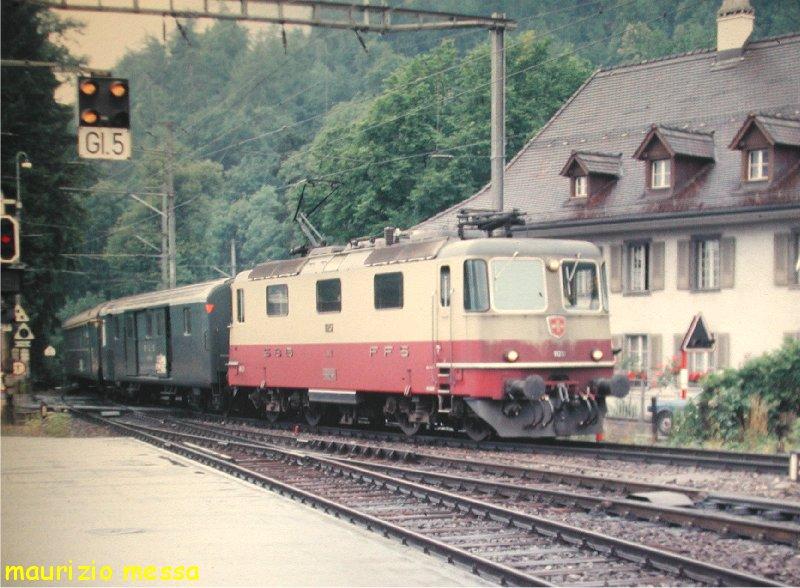 SBB Re 4/4'' 11251 - Interlaken Ost - 16.07.1988