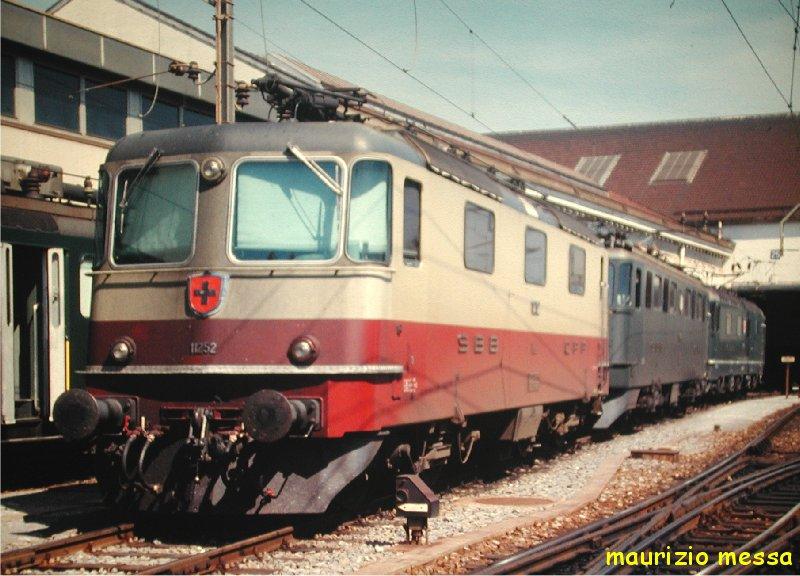 SBB Re 4/4'' 11252 TEE Farben - Lausanne - 11.08.1990