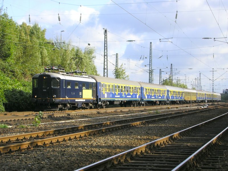 SBB Re 4/4I,100019 mit DPE 88551 Eurostrand Fun Express zur
Mosel in Richtung Essen unterwegs.(02.10.2008)