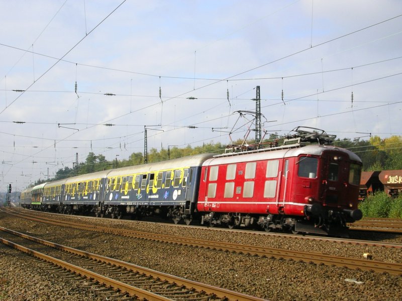 SBB Re4/4I 10019 mit Partyzug in BO Ehrenfeld zum Eurostrand Fintel.(09.10.2008)